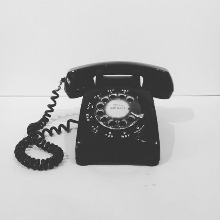 picture of a rotary telephone