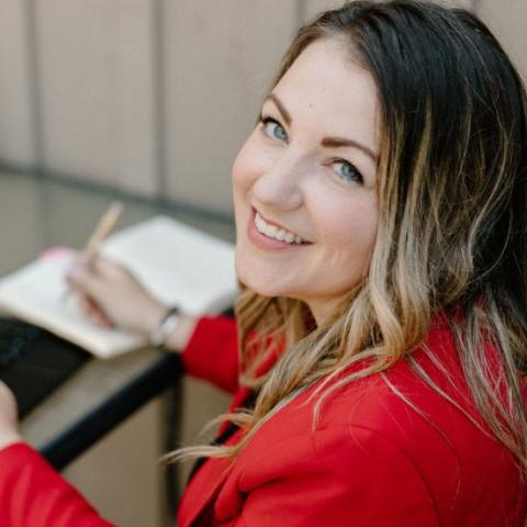 Author Photo for Maggie Giles